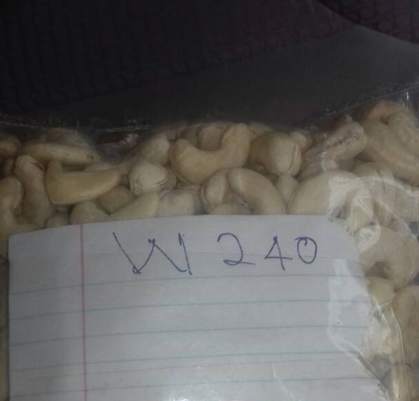 تصویر  Cashew kernels
