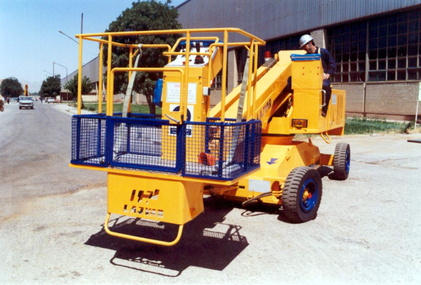 Picture of Platform Model STL 1400