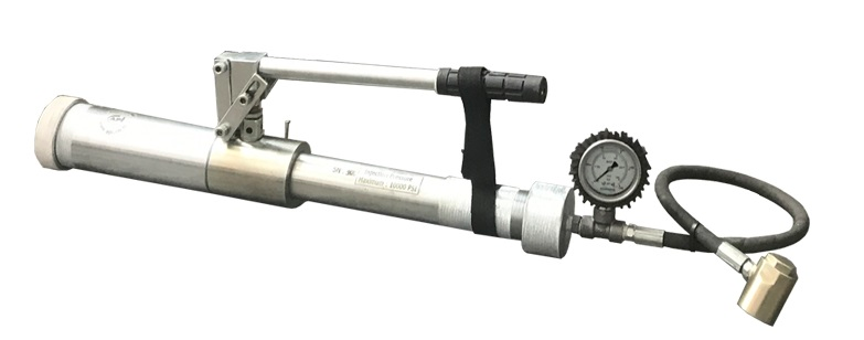 18979