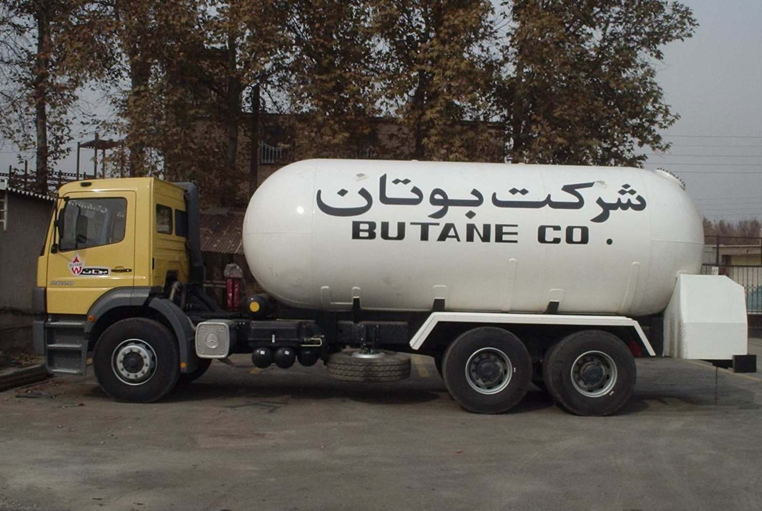 2962